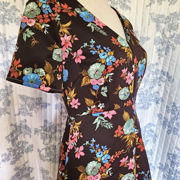 Size M Short Sleeve Knee Length Dress Vintage Fabric - Picture 9 of 10